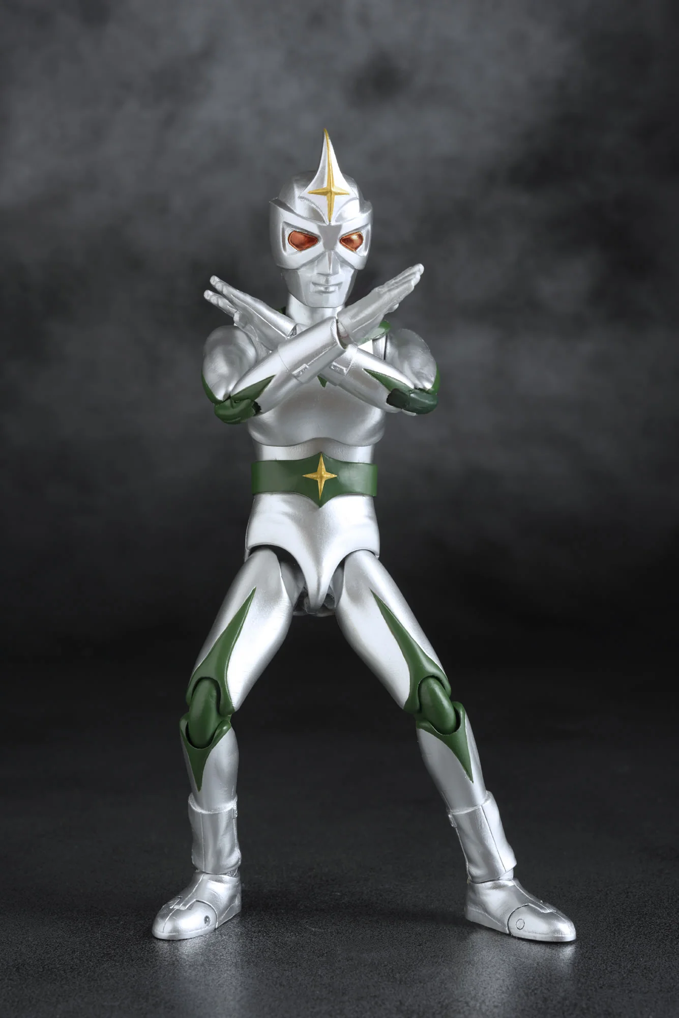 HAF Mirrorman - Image 5