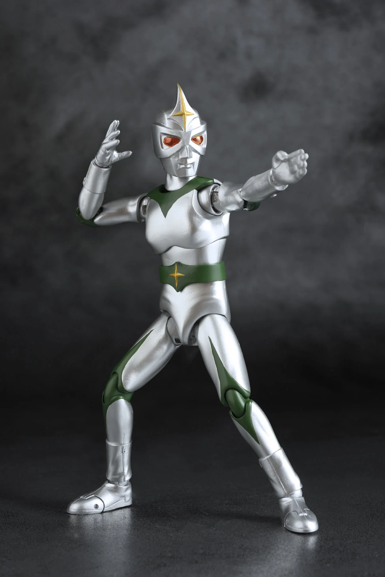 HAF Mirrorman - Image 7