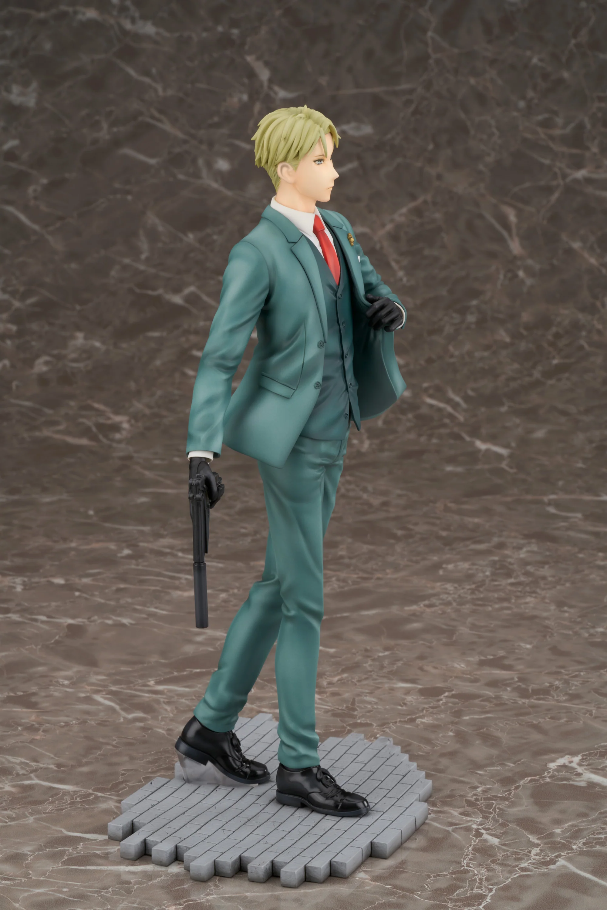 Loid Forger SPYxFAMILY 1/7 Scale Figure - Image 6