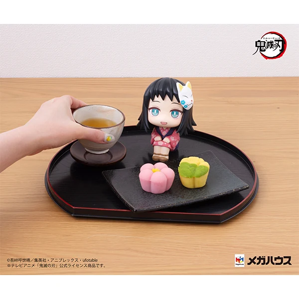 Makomo Demon Slayer Look Up Series Figure - Image 8