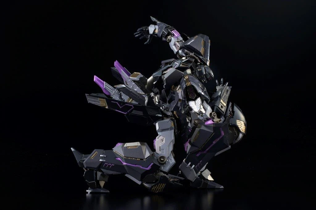 Flame Toys Kuro Kara Kuri Megatron - Image 17