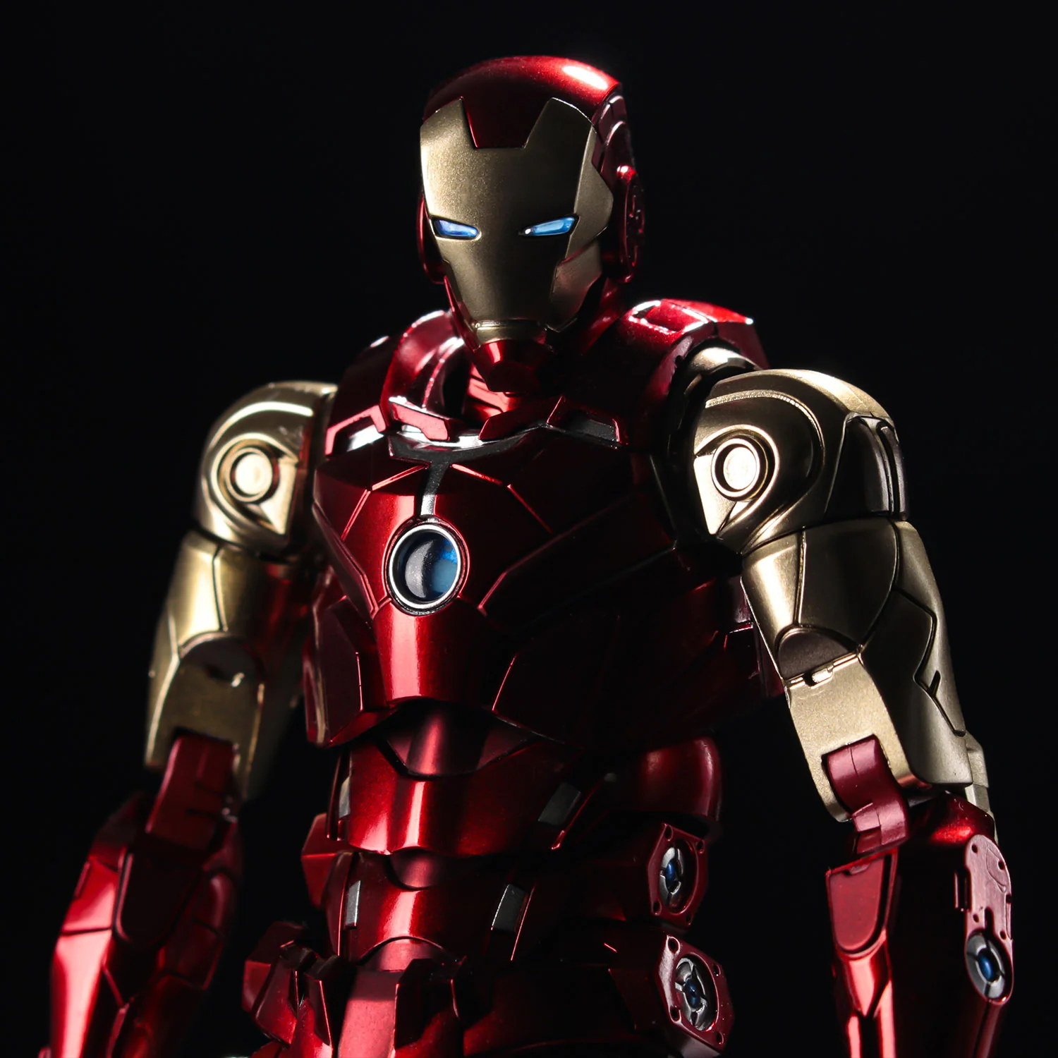 Fighting Armor Iron Man - Image 3