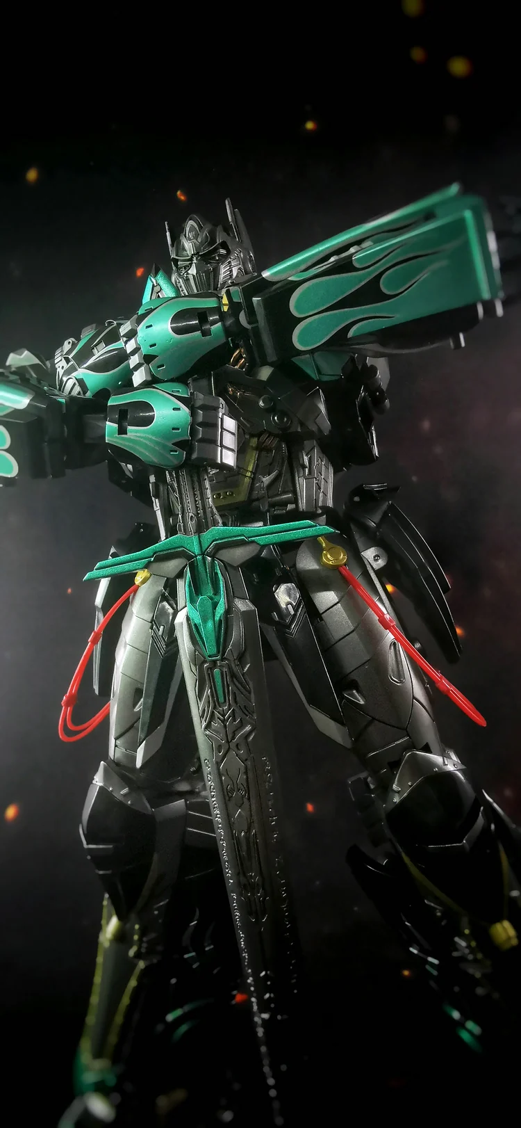 Unique Toys UT R-02B Destroyer - Black Version - Image 3